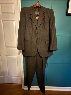 Vintage Dawahares Single-breasted Men's Suit - Dark Charcoal Gray 100% Wool